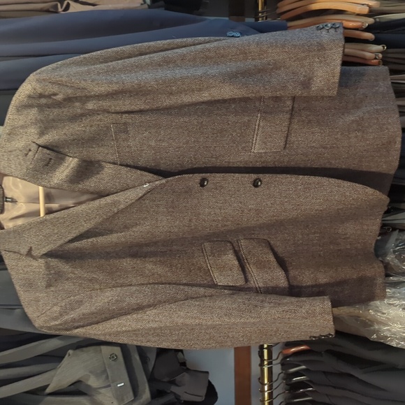 Beautiful brown herringbone J Peterman wool size 52 sports coat.